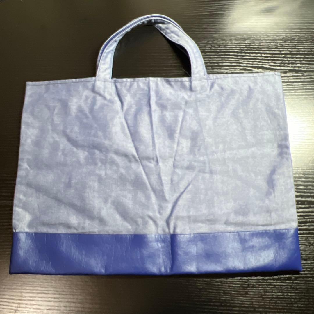 お値下げ中☆ファミリア クマと犬の刺繍 トートバッグ りんごの木の下