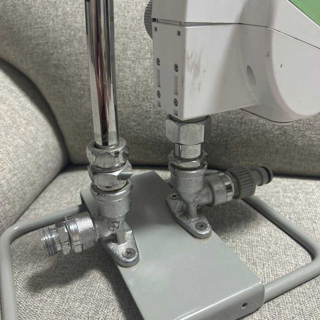 KAKUDAI 自動灌水装置　ソーラーパネル付き　自動水やり器