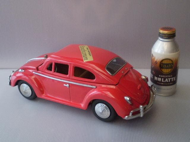 古いブリキのオルゴール ワーゲンビートル。レトロモダン。昭和。ビンテージ。