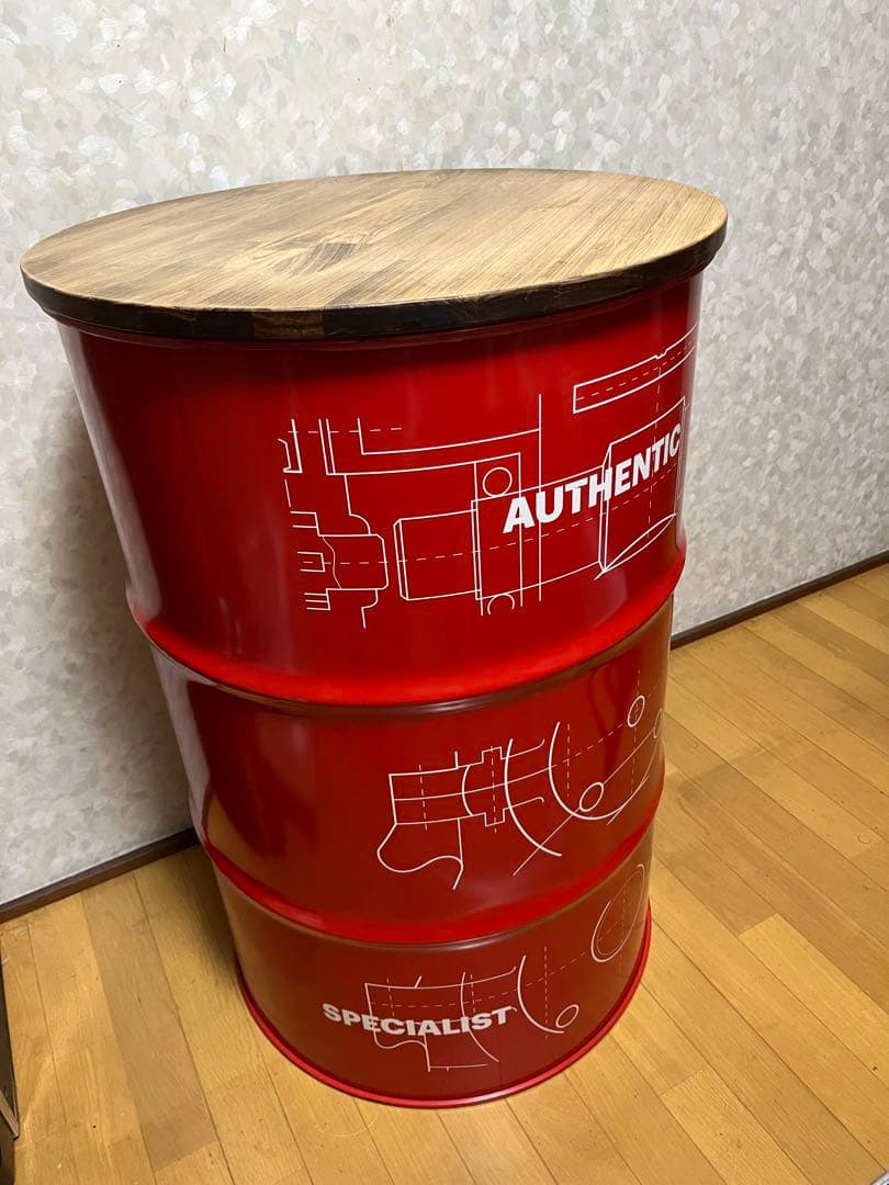 MOTUL ドラム缶型カウンターテーブル