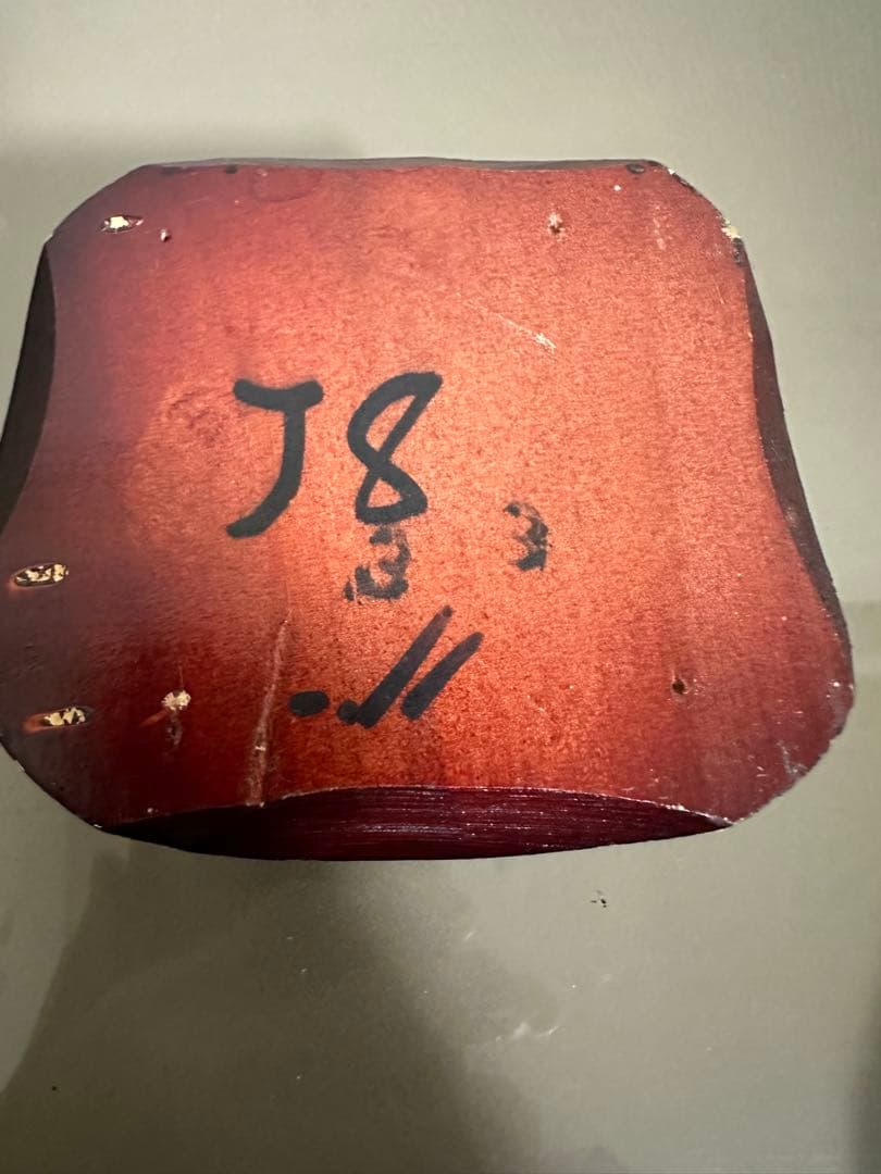 「アメジスト結晶 」愛の守護石　置物 木製台座付き