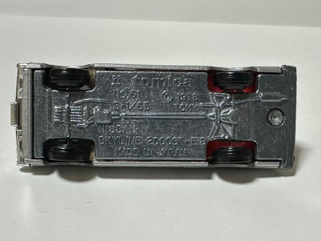 日本製トミカ　61 日産 スカイライン 2000GT-E-S シルバー