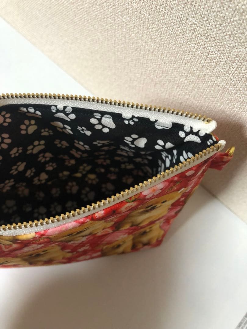 ポメラニアン　20cmファスナーポーチ　マチあり