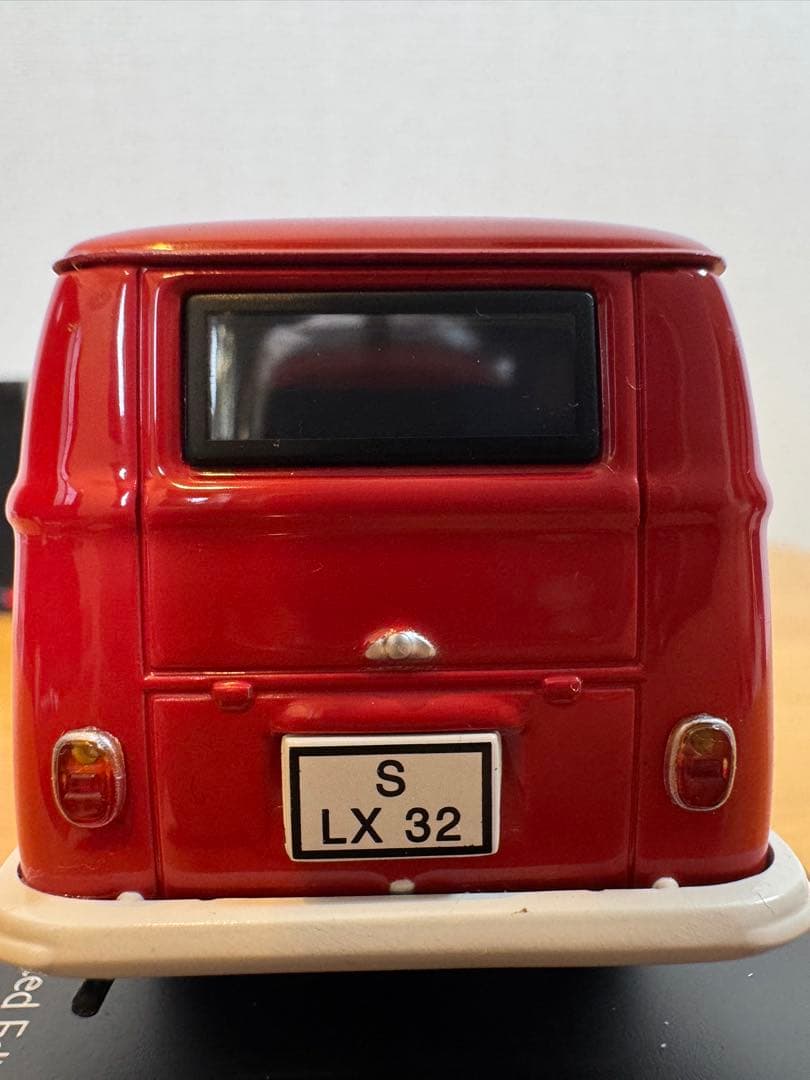 Schuco】限定1500台 Volkswagen T1 『PORSCHE』