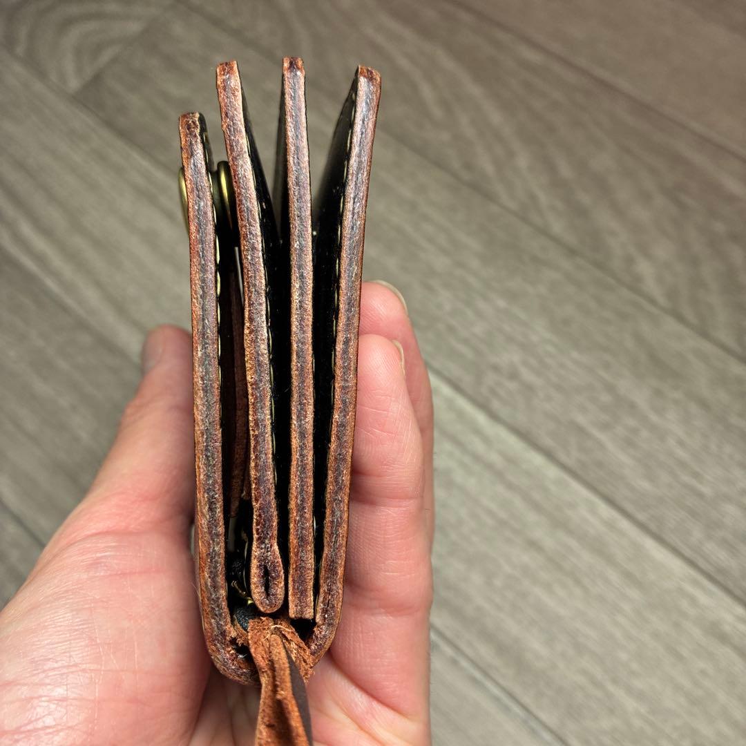 【茶芯ブラック】トラッカーウォレット　ミドル　真鍮　お札を折らずに収納