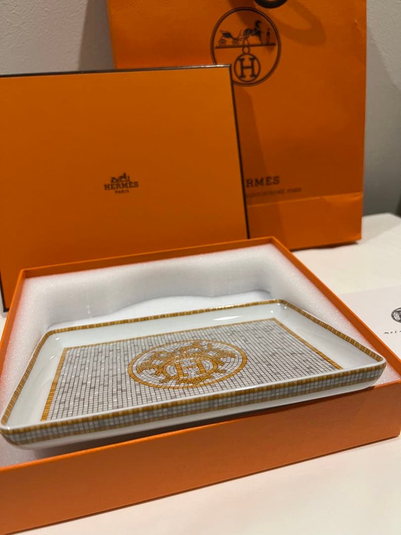 希少【新品未使用】エルメス　モザイク ゴールド 角皿