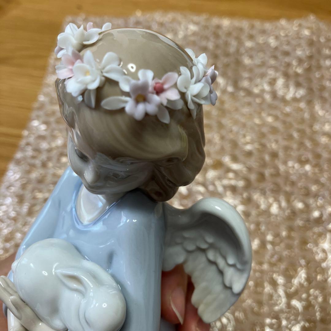 リヤドロ うさぎを抱く天使