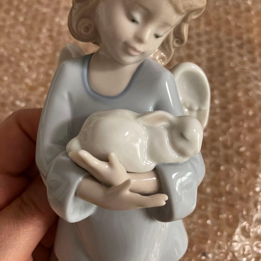 リヤドロ うさぎを抱く天使