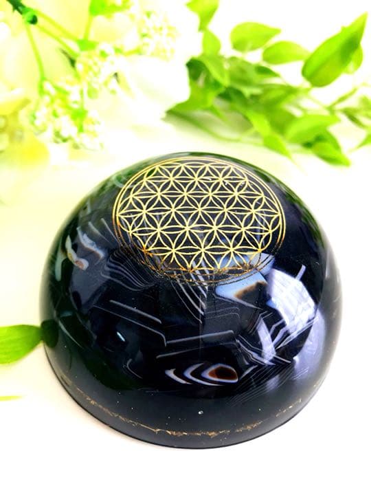 【オニキス＆イヤシロチパウダー】ドーム型オルゴナイト（8cm）