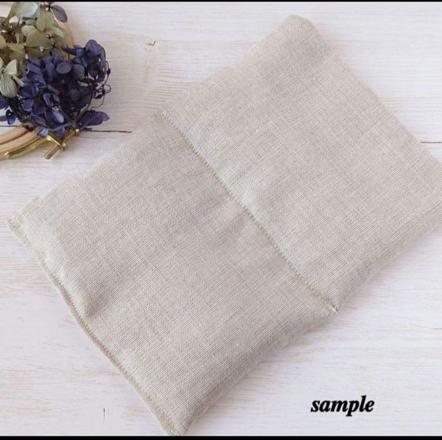 手刺繍入あずき/小豆のお腹ピロー【三毛猫の秋の収穫】