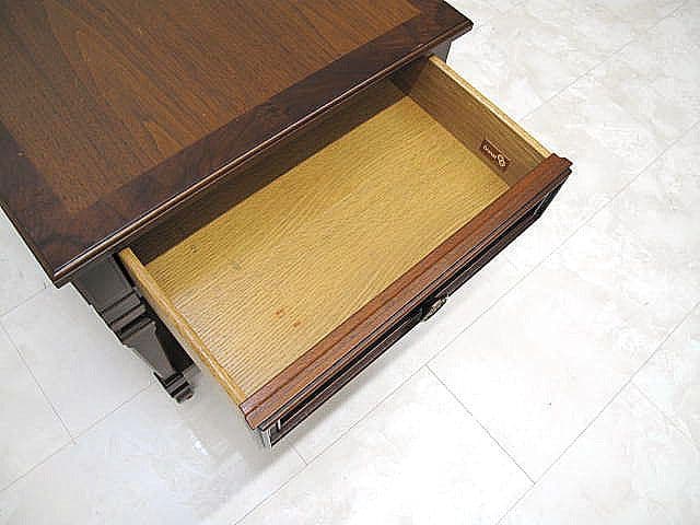 美品　ドレクセルヘリテイジ フランチェスカ サイドテーブル 　　ナイトテーブル