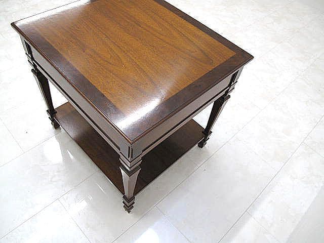 美品　ドレクセルヘリテイジ フランチェスカ サイドテーブル 　　ナイトテーブル