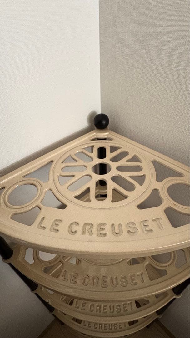 LE CREUSET ル・クルーゼ ポットスタンド ベージュ5段　シェルフ