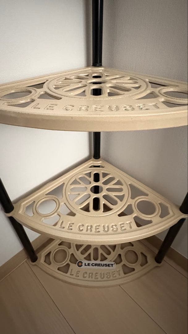 LE CREUSET ル・クルーゼ ポットスタンド ベージュ5段　シェルフ
