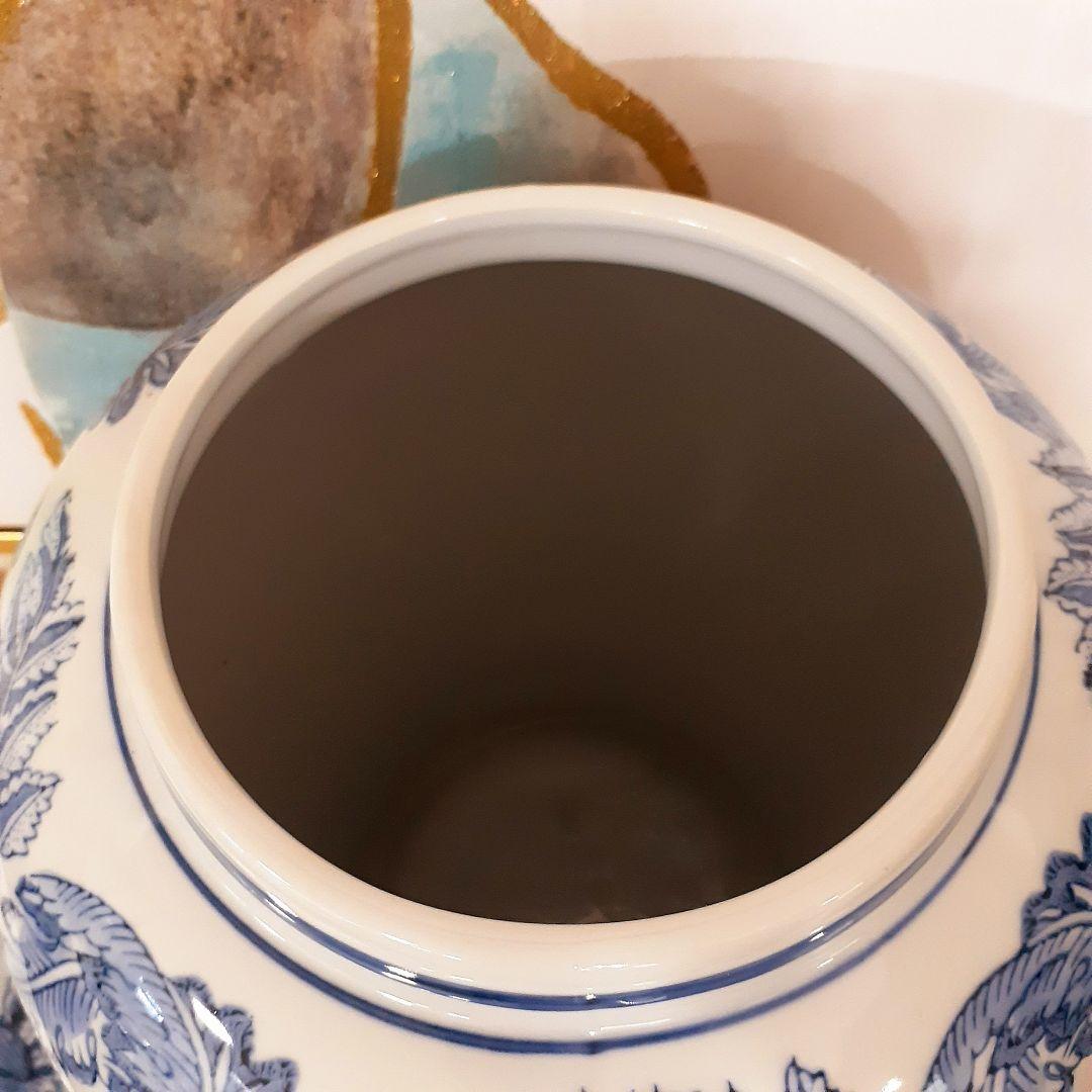 輸入雑貨　シノワズリ　『青白陶器蓋付大壷』　ハンドメイド　陶器　花柄