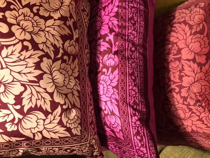 パリのコンランショップ購入　未使用　総シルク　クッションカバー　3色セット