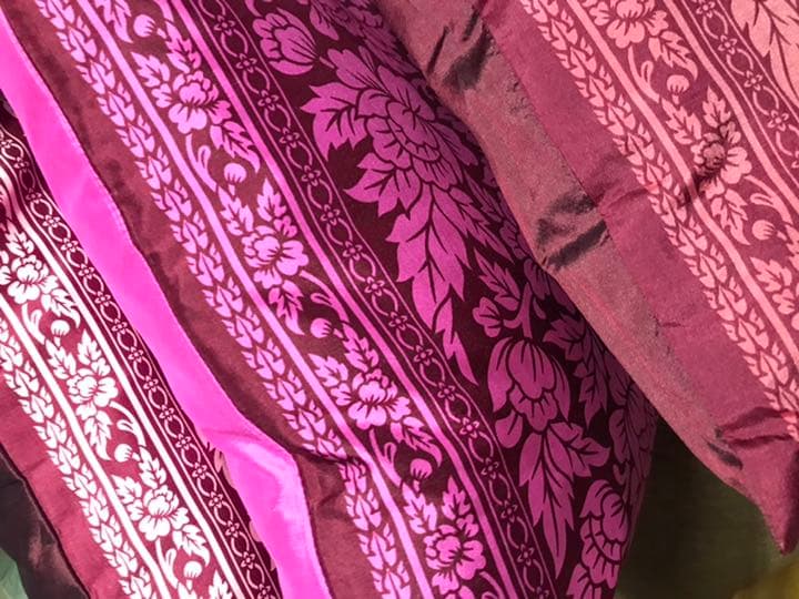 パリのコンランショップ購入　未使用　総シルク　クッションカバー　3色セット