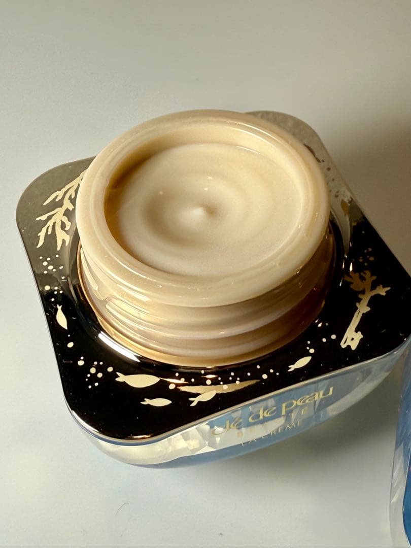 「新品未使用」クレドポーボーテ ラ・クレーム　CPB