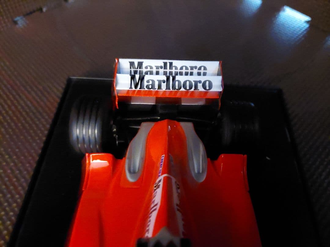 ホットウィール　1/18 フェラーリF399 エディ・アーバイン マルボロロゴ