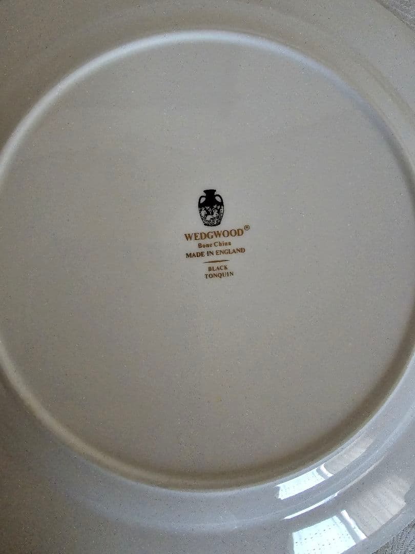 ウェッジウッドトンキンブラック28センチ皿