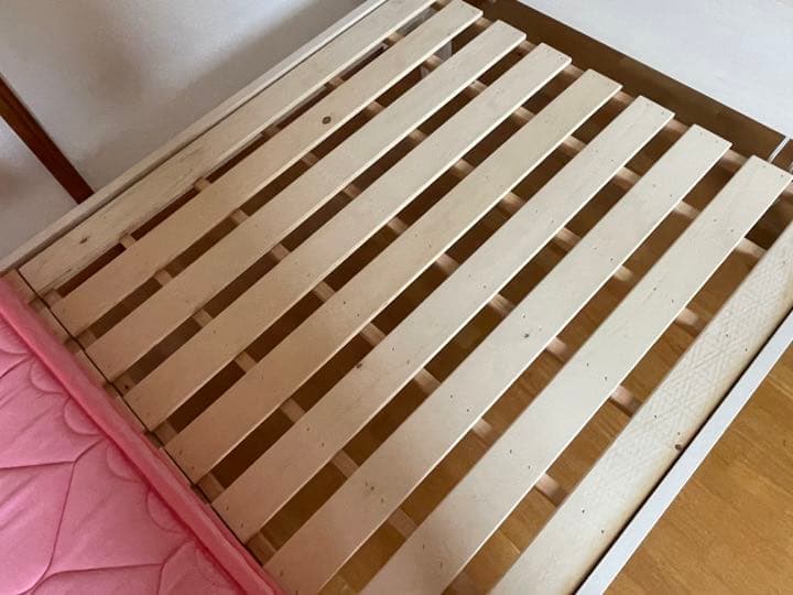 ニトリ シングルベッド　コイズミ ポケットコイルマット付　ホワイト　②