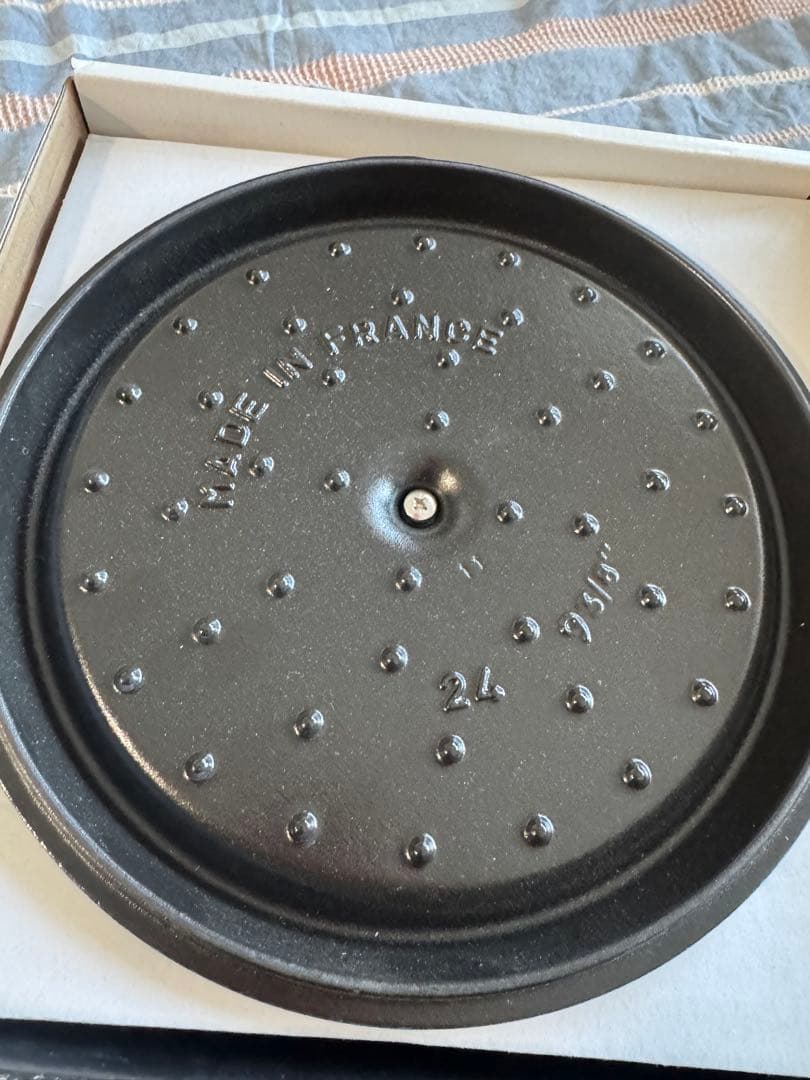 ストウブ ミントグリーン ココットロンド 24 4QT 3.8Lレアカラー