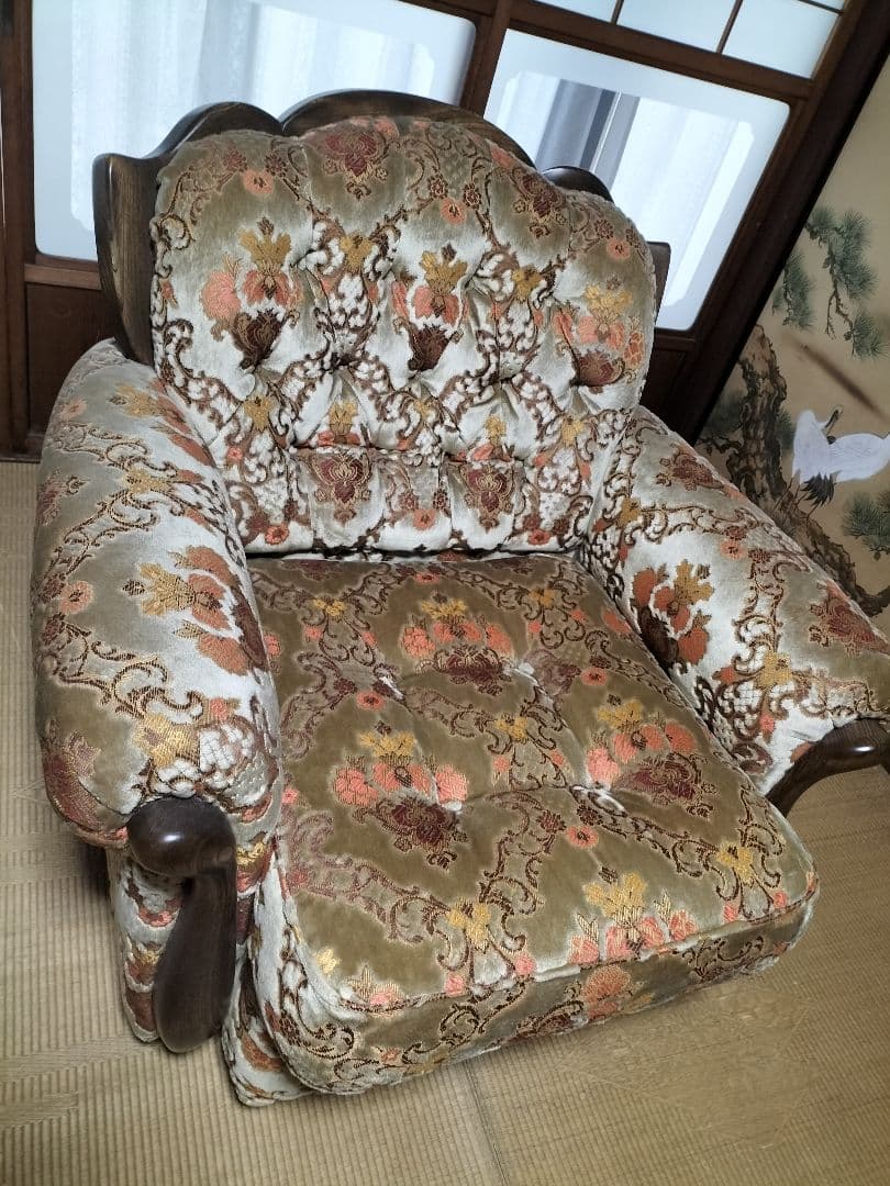 高くで購入しました!シングルソファー1脚!