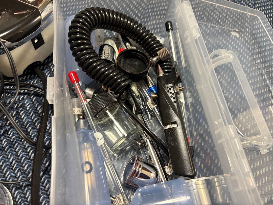 プラモデル　用具一式　塗料　スプレーなど