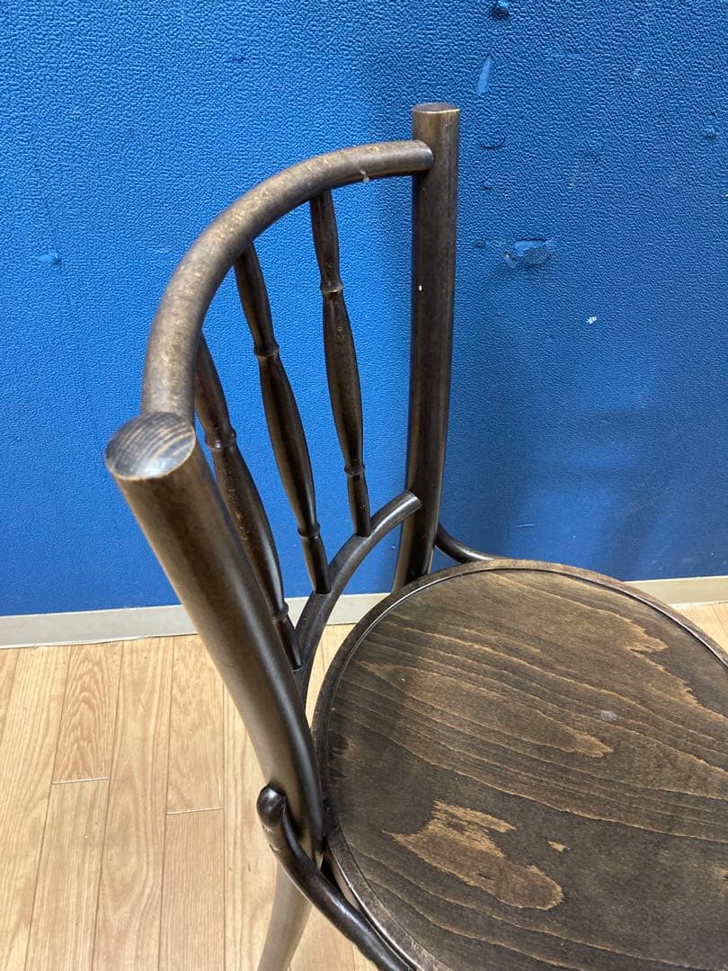 A チェコ製　東ヨーロッパ　ヨーロピアン　椅子　チェア　アンティーク調　木製