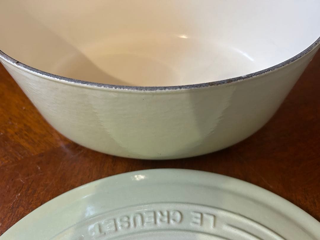 ル・クルーゼ　ココットオーバル　鍋　25㎝　ワサビ