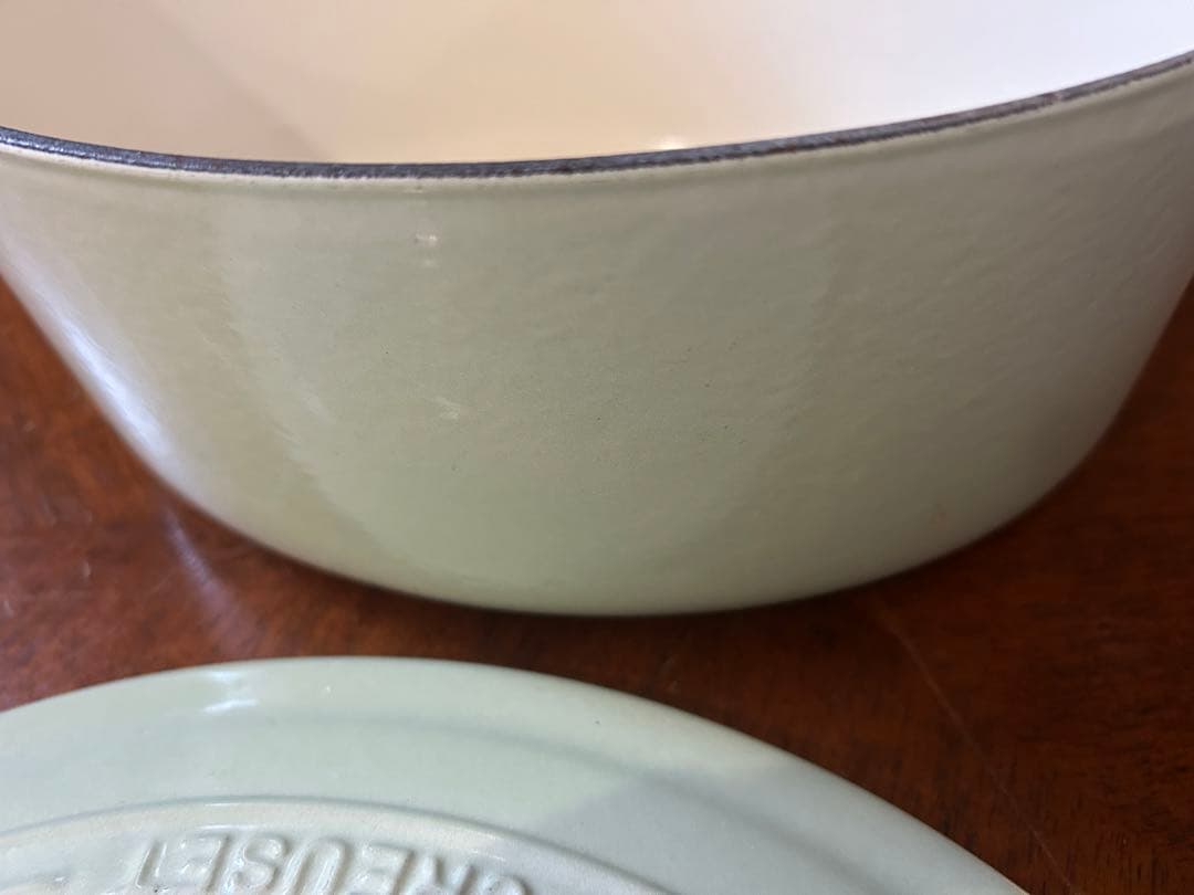 ル・クルーゼ　ココットオーバル　鍋　25㎝　ワサビ