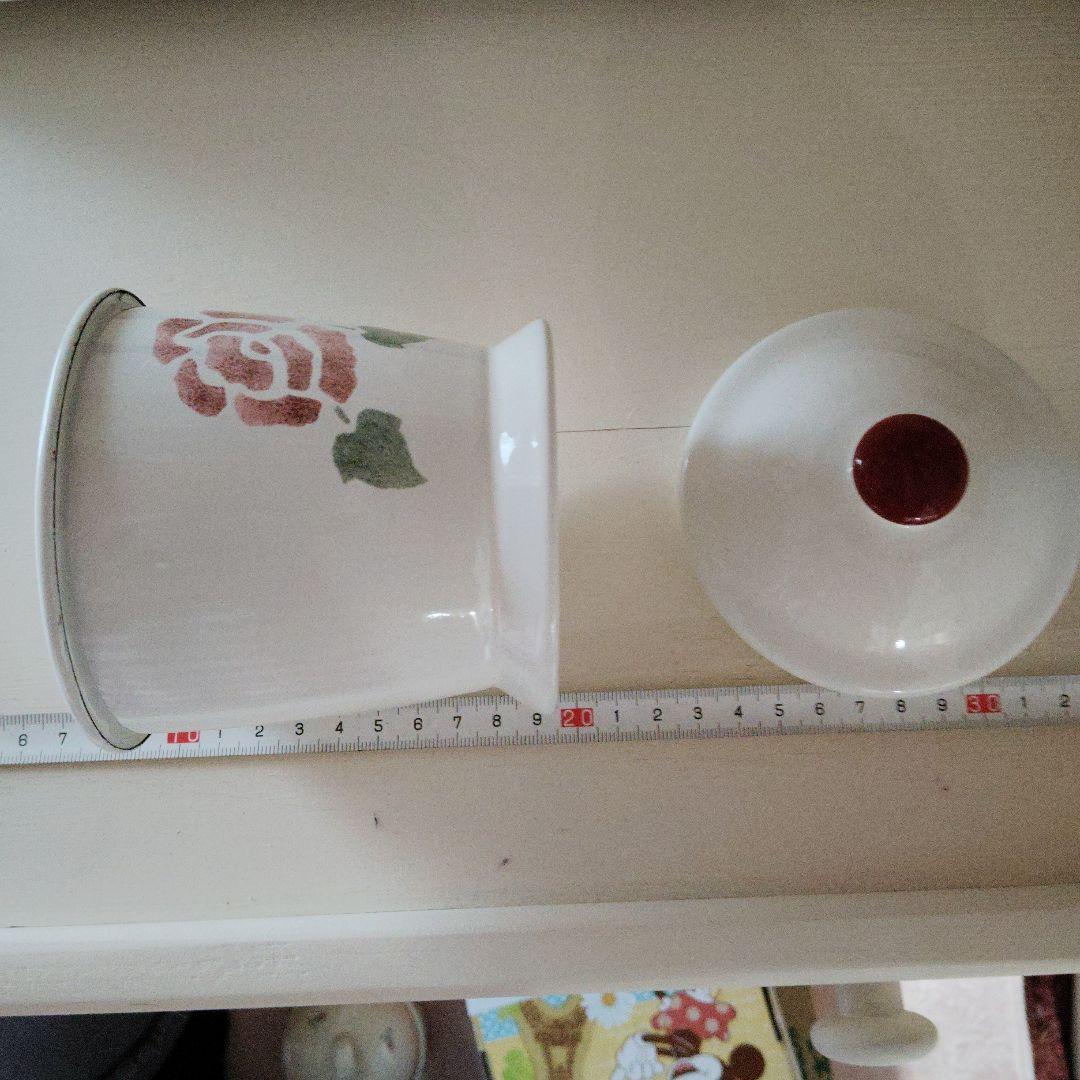 マニーローズ　 形がかわいいホーローキャニスター2個セット