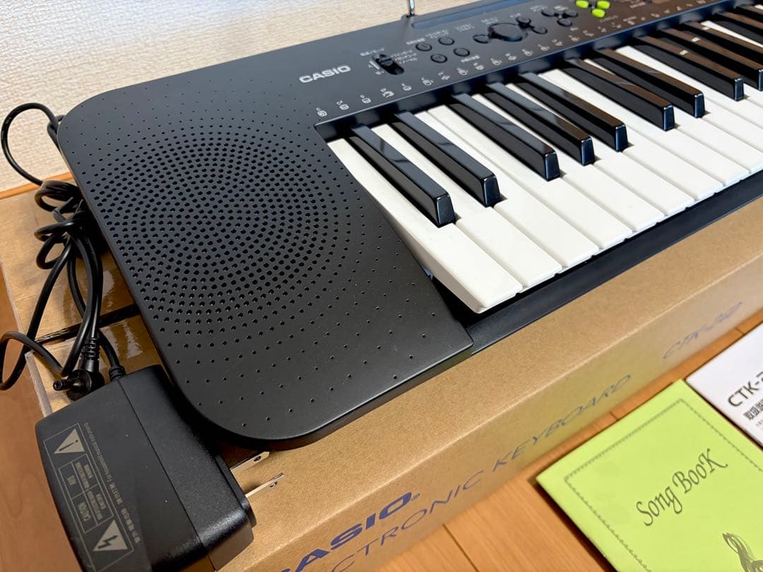 新品同様CASIO　電子キーボード　CTK-240　49鍵盤