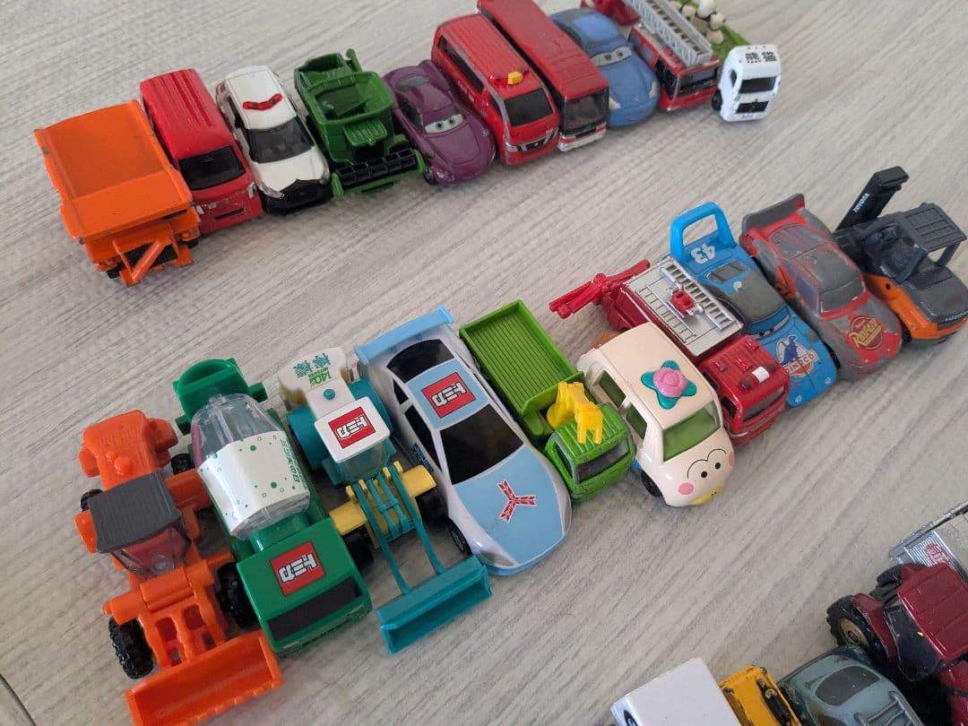トミカ　まとめ売り　約110台