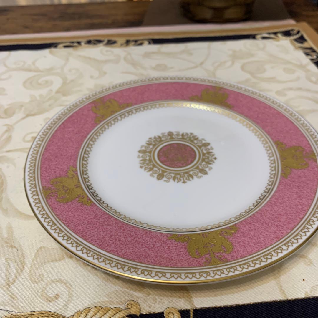 希少　ウェッジウッド コロンビア　パウダー　ピンク17.5cmケーキプレート