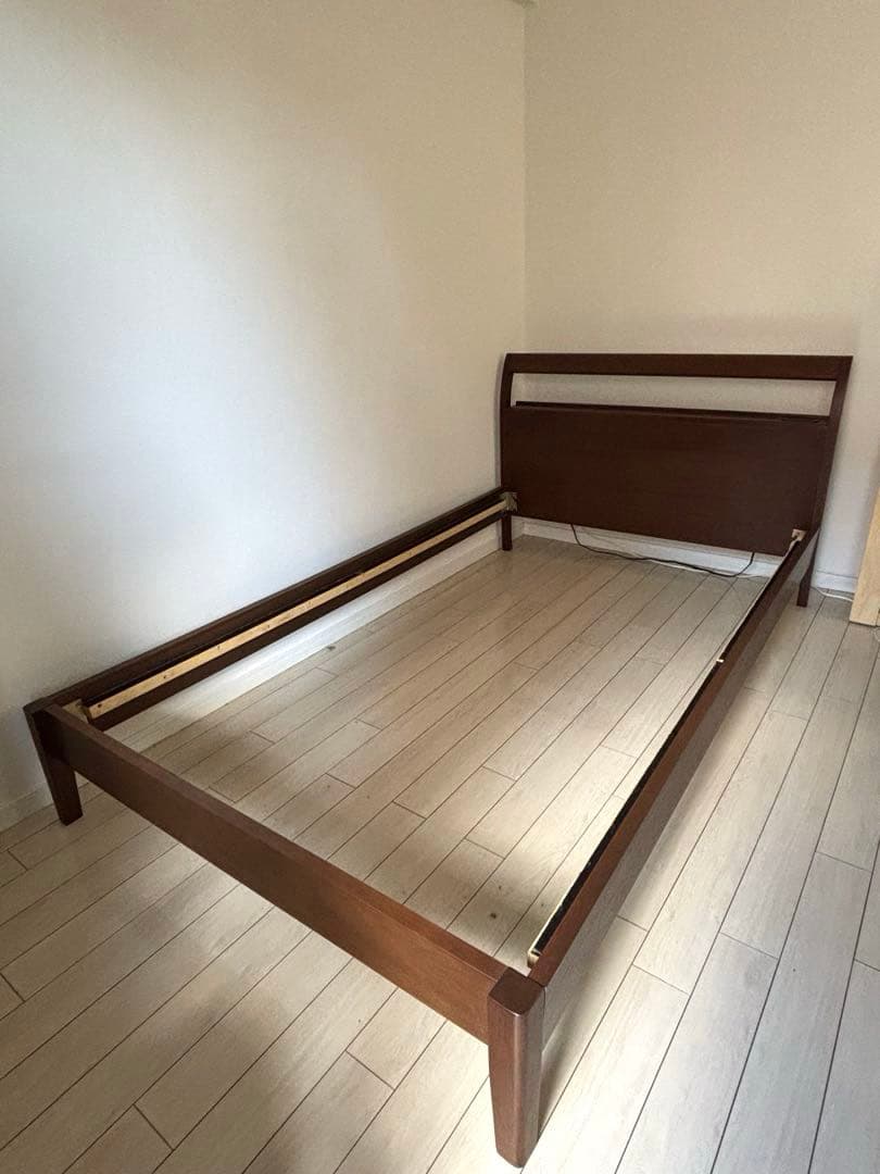 関家具 セミダブル ベッドフレーム 宮棚付き コンセント2口 すのこ 木製