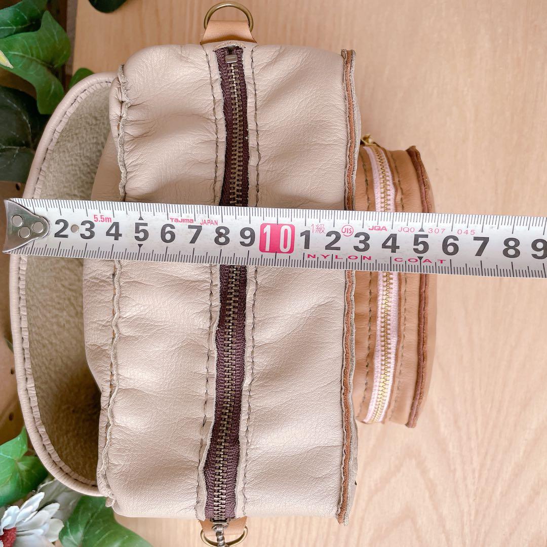 四角い豚のミニバッグ　本革　手縫い　ジト目