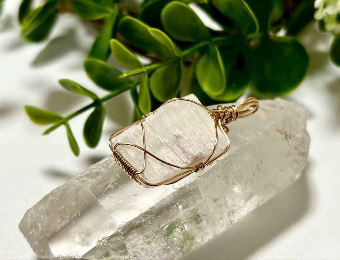 夢幻品質　神の祝福を授かった天界幻の宝石　奇跡のヒマラヤピンクベリロナイトPT