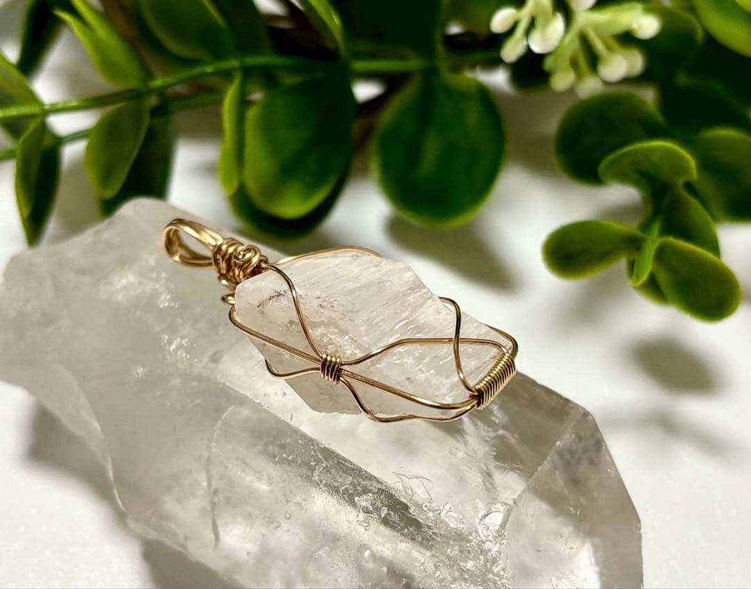 夢幻品質　神の祝福を授かった天界幻の宝石　奇跡のヒマラヤピンクベリロナイトPT