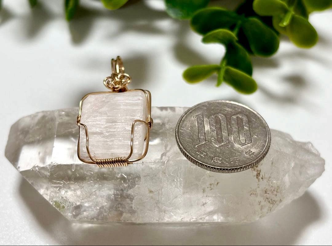 夢幻品質　神の祝福を授かった天界幻の宝石　奇跡のヒマラヤピンクベリロナイトPT