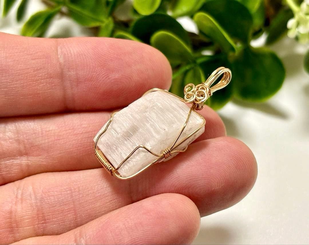 夢幻品質　神の祝福を授かった天界幻の宝石　奇跡のヒマラヤピンクベリロナイトPT