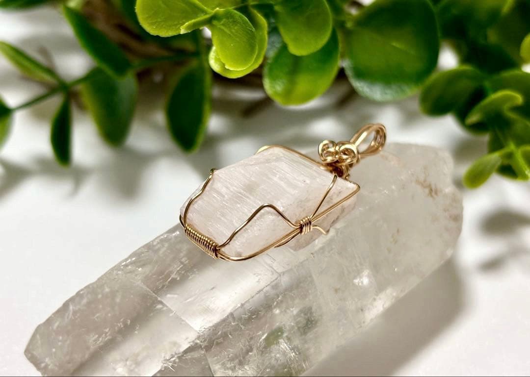 夢幻品質　神の祝福を授かった天界幻の宝石　奇跡のヒマラヤピンクベリロナイトPT