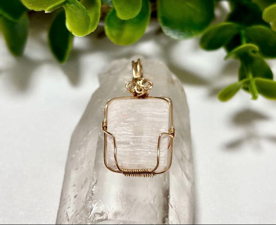 夢幻品質　神の祝福を授かった天界幻の宝石　奇跡のヒマラヤピンクベリロナイトPT