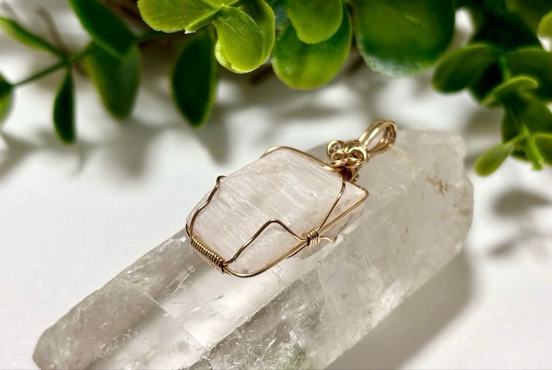 夢幻品質　神の祝福を授かった天界幻の宝石　奇跡のヒマラヤピンクベリロナイトPT