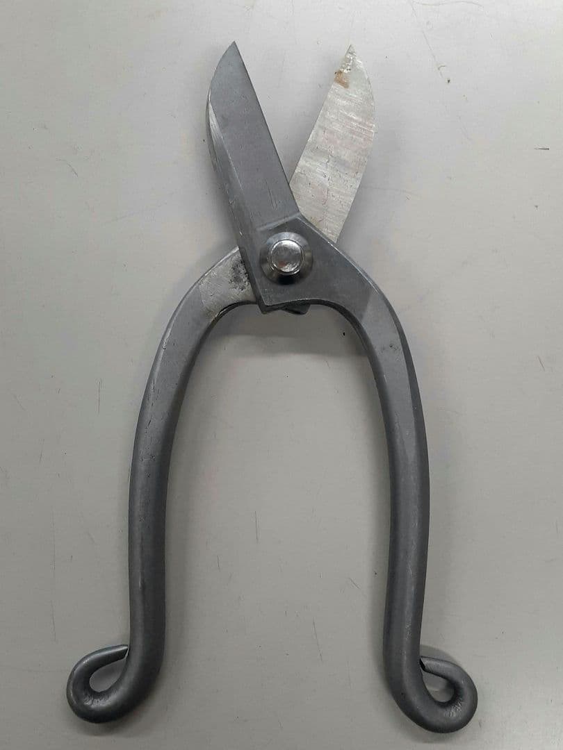 越後鍛冶職人が作ったステン日立銀紙3号池坊鋏 - メルカリ