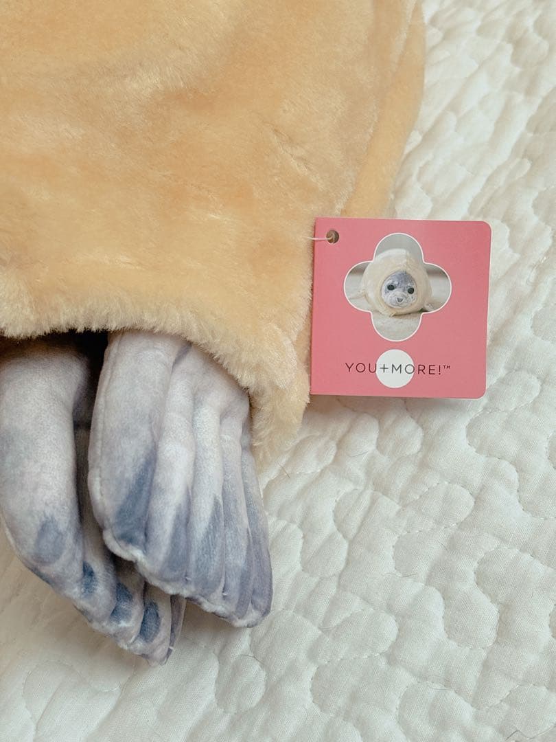 アザラシのもちもちちゃん 換毛期エビフライクッション フェリシモ