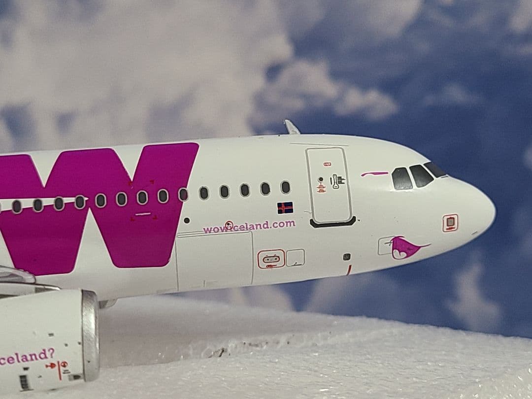 専用品 A320-200 WOW航空 LZ-WOW 1/200 新品・未使用品 - メルカリ