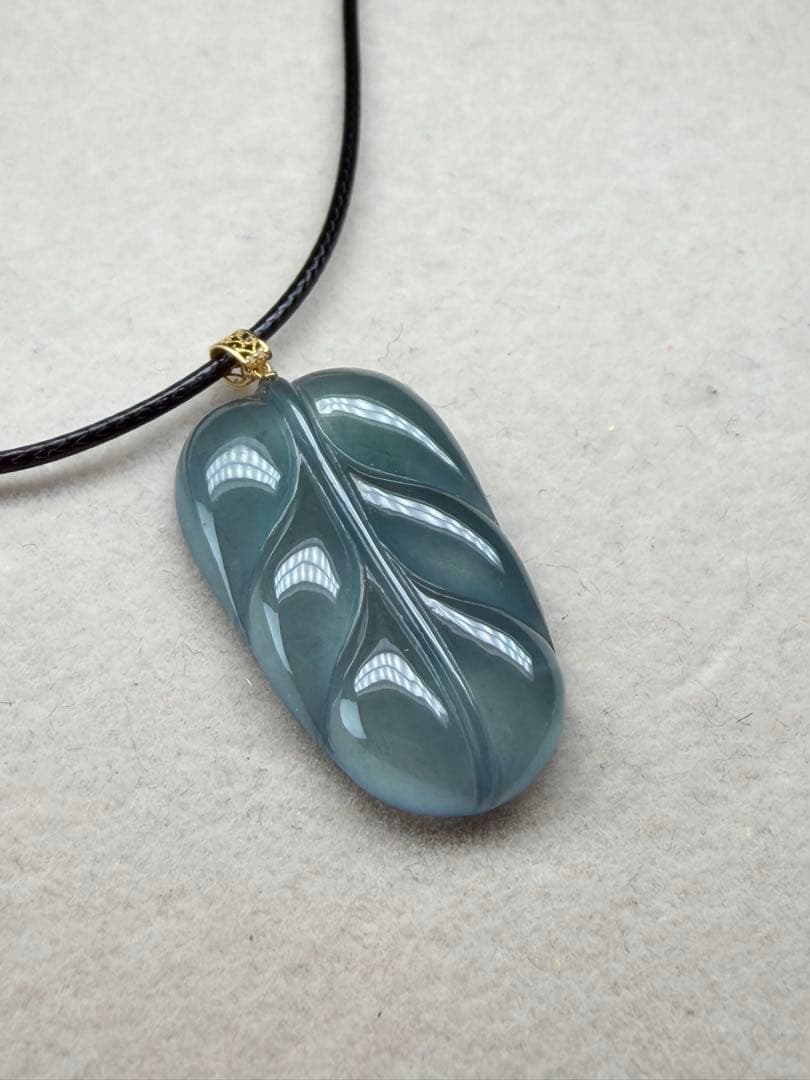 新入荷❣️天然本翡翠　18k高氷種氷藍水『大業有成』福葉　鑑定書付き