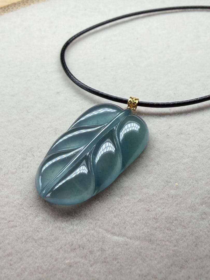 新入荷❣️天然本翡翠　18k高氷種氷藍水『大業有成』福葉　鑑定書付き