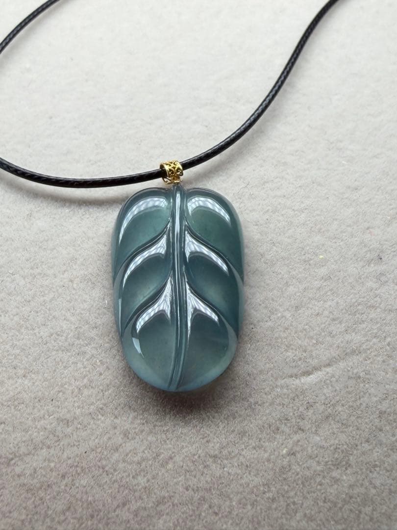 新入荷❣️天然本翡翠　18k高氷種氷藍水『大業有成』福葉　鑑定書付き